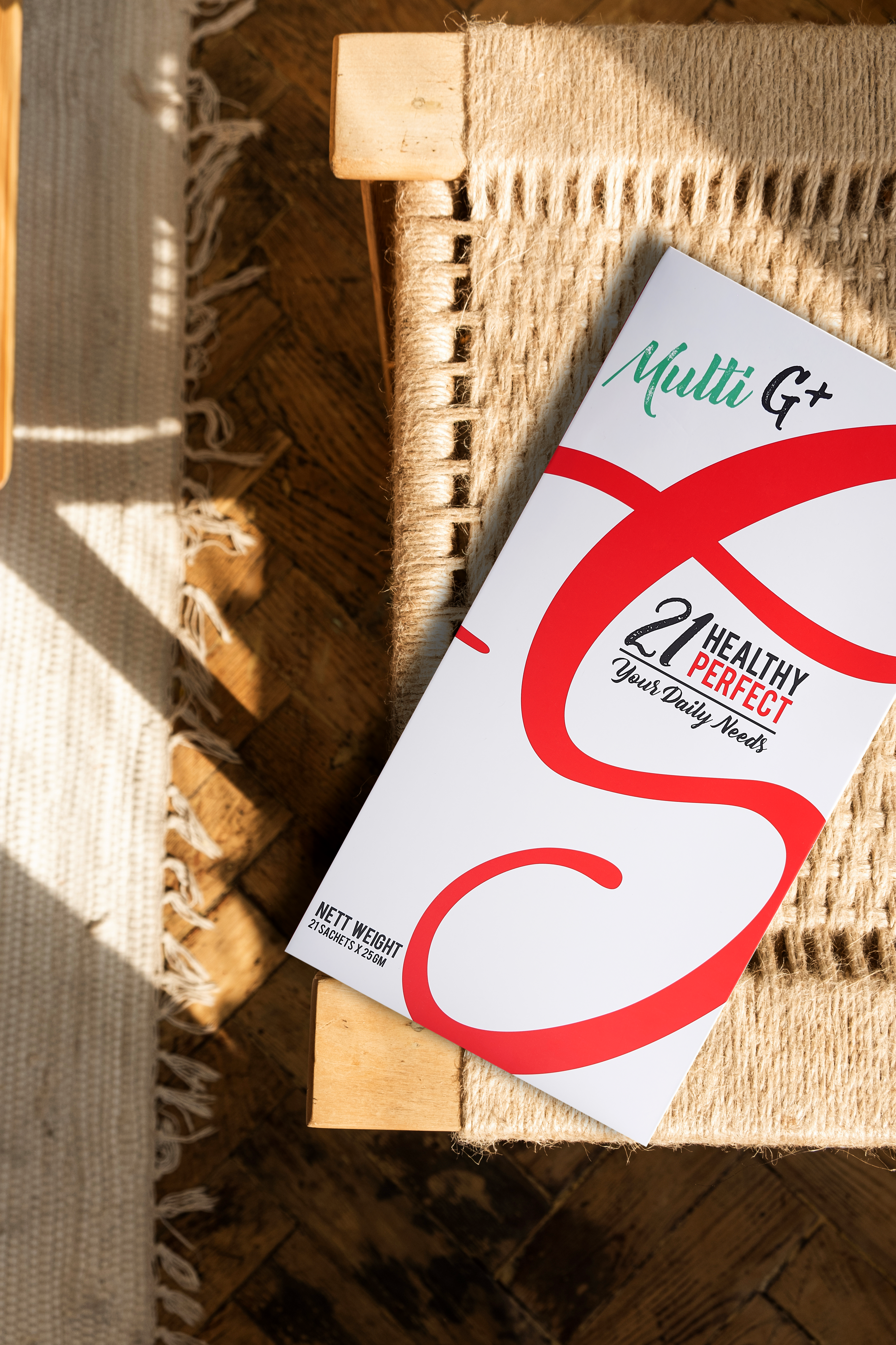 <h2><strong >十四种天然成分</strong><br><br><strong >全方位日常营养支持 </h2></strong><br>